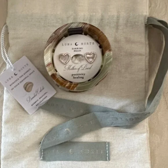 NWT Luna Norte Mother of Pearl Heart Studs with Banded Calcite Box Case & Pouch - Picture 2 of 11